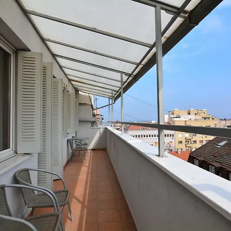 Dositejeva 13 * Belgrado